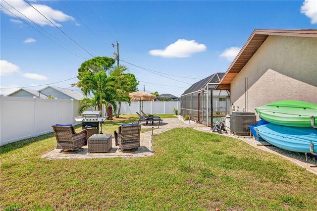 402 SW 37th LN, Cape Coral, FL 33914