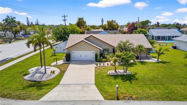 402 SW 37th LN, Cape Coral, FL 33914