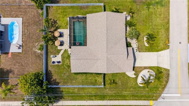 402 SW 37th LN, Cape Coral, FL 33914