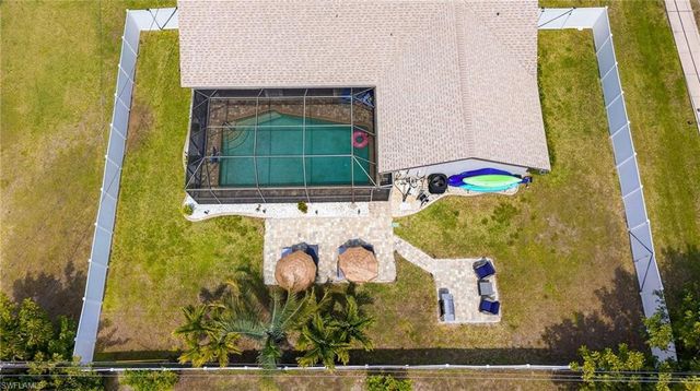 402 SW 37th LN, Cape Coral, FL 33914