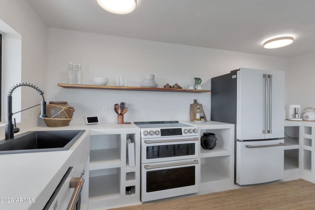 Image 12 of property listing at 695 E Cliffside Drive, Clarkdale, AZ 86324