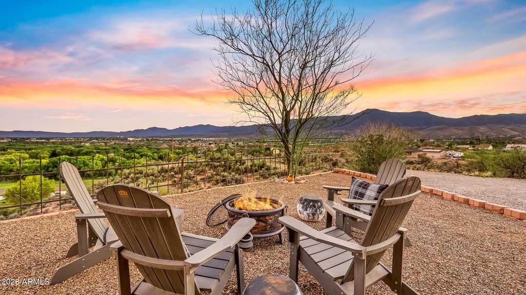 Image 4 of property listing at 695 E Cliffside Drive, Clarkdale, AZ 86324