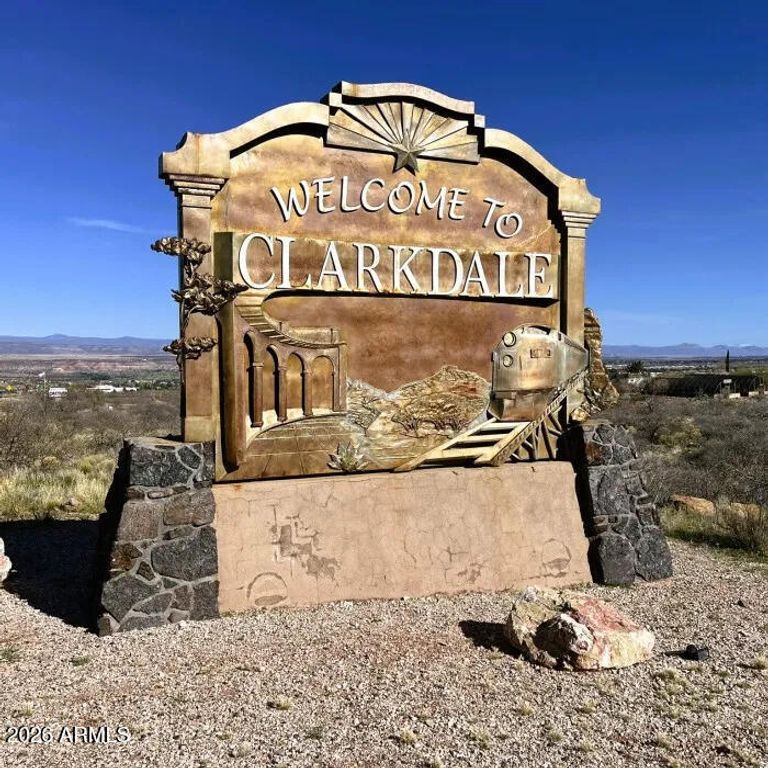 Image 55 of property listing at 695 E Cliffside Drive, Clarkdale, AZ 86324