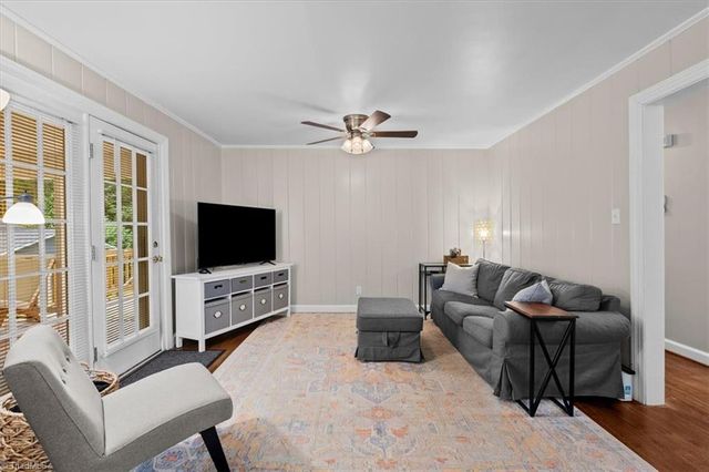 1100 Salem Lake Road, Winston-salem, NC 27107