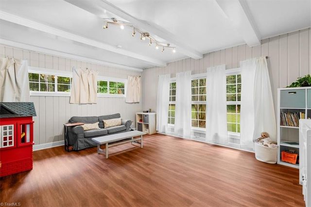 1100 Salem Lake Road, Winston-salem, NC 27107