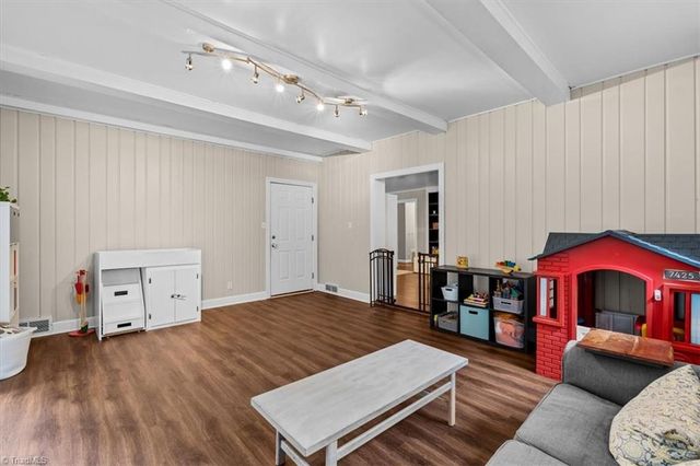 1100 Salem Lake Road, Winston-salem, NC 27107