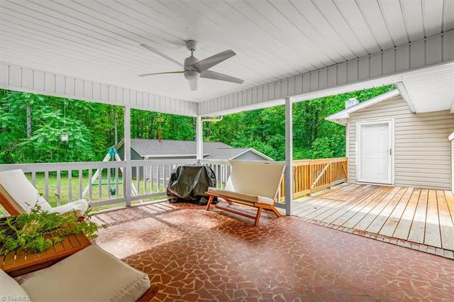 1100 Salem Lake Road, Winston-salem, NC 27107