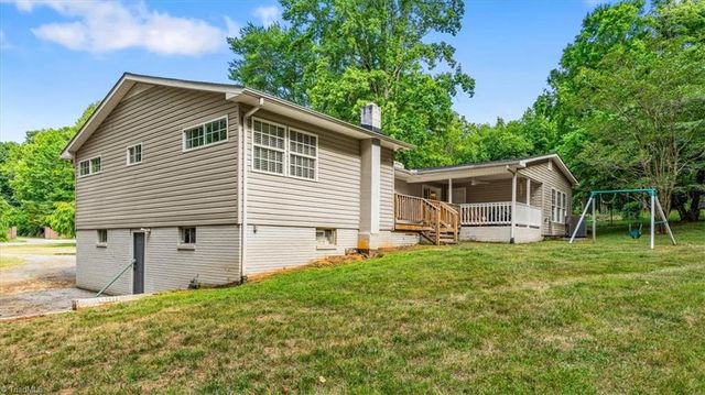 1100 Salem Lake Road, Winston-salem, NC 27107