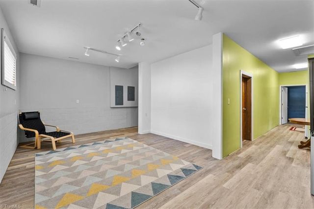 1100 Salem Lake Road, Winston-salem, NC 27107