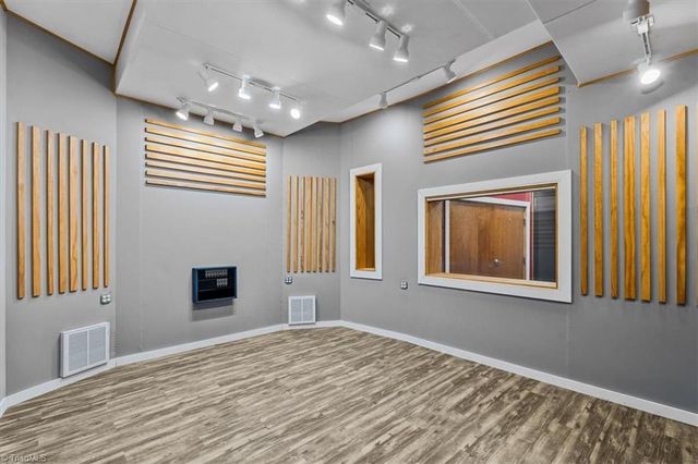 1100 Salem Lake Road, Winston-salem, NC 27107