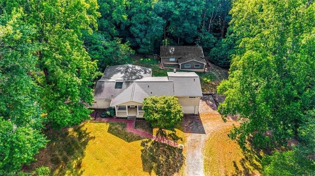 1100 Salem Lake Road, Winston-salem, NC 27107