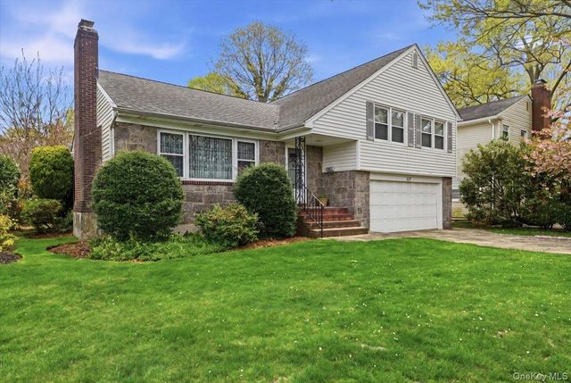 117 Lefferts Road, Garden City, NY 11530