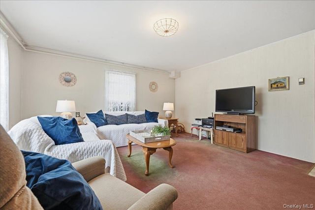 117 Lefferts Road, Garden City, NY 11530