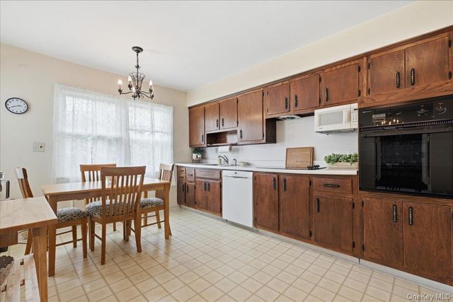 117 Lefferts Road, Garden City, NY 11530