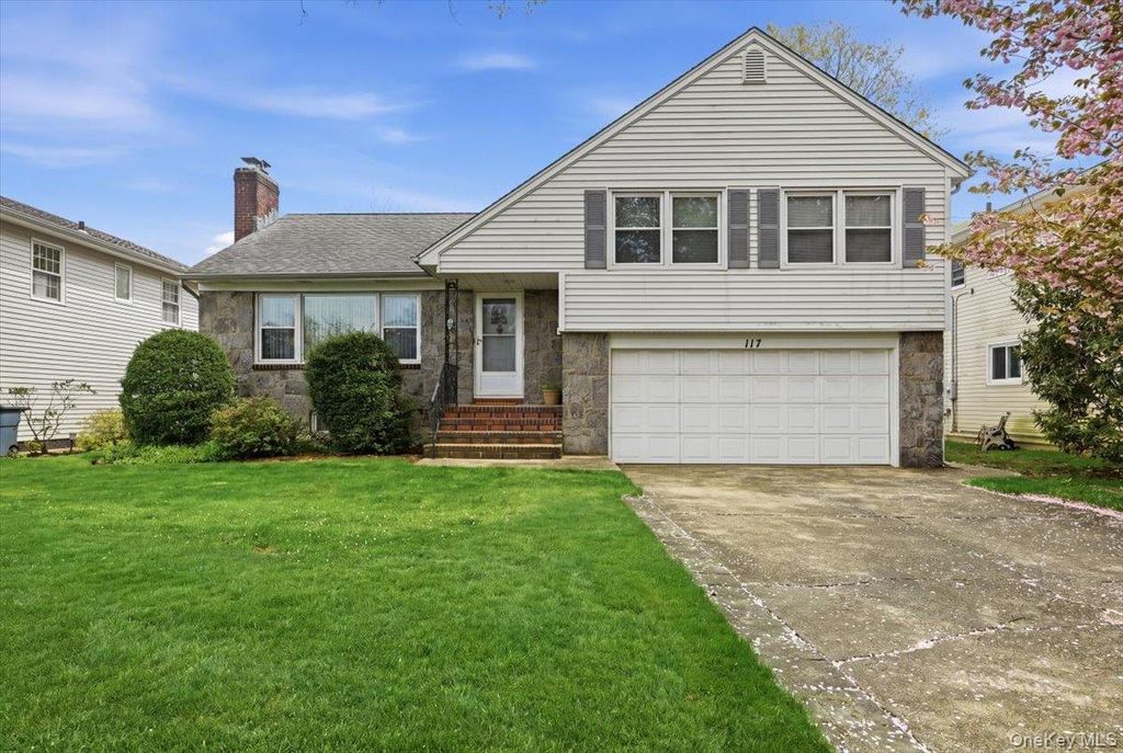 117 Lefferts Road, Garden City, NY 11530