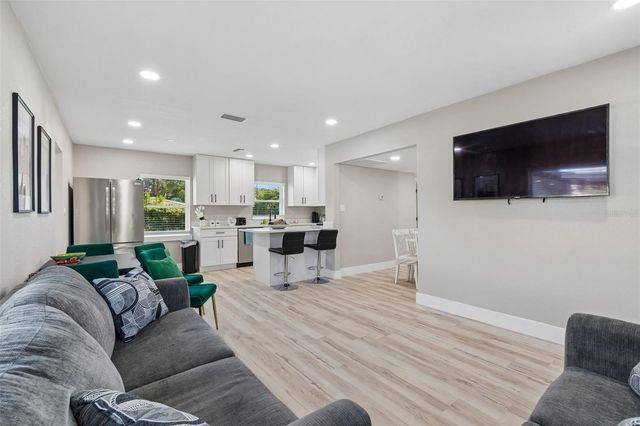 5 W SPANISH MAIN STREET, Tampa, FL 33609