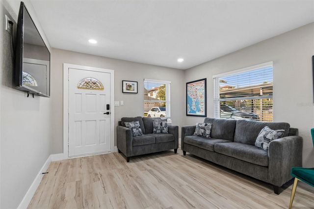 5 W SPANISH MAIN STREET, Tampa, FL 33609