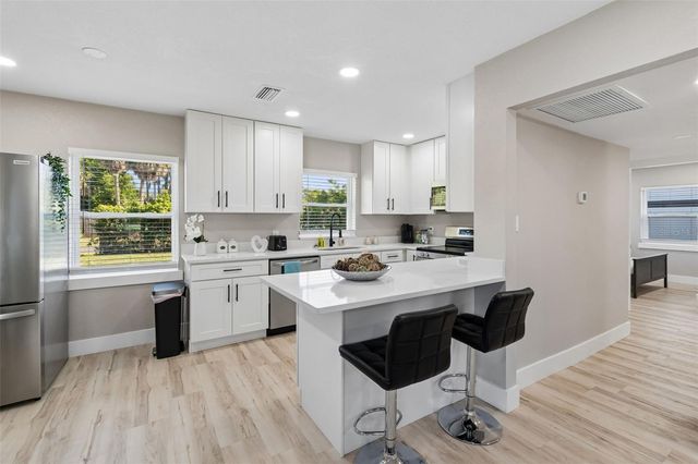 5 W SPANISH MAIN STREET, Tampa, FL 33609