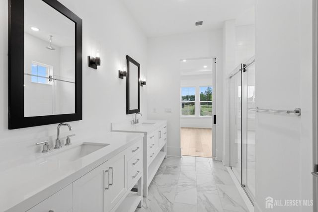 41 Brewer Way, Plainsboro, NJ 08536