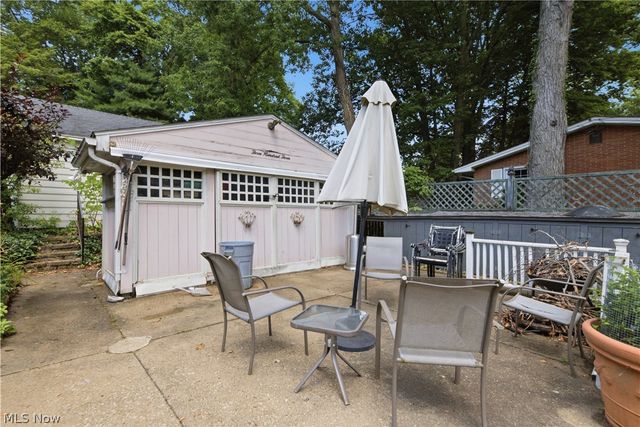303 Cordelia Street SW, North Canton, OH 44720