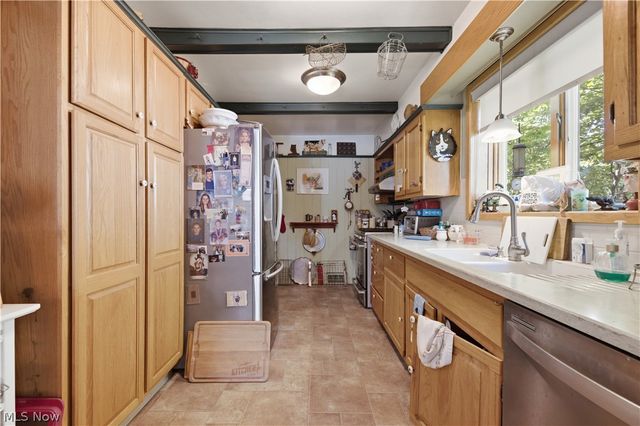 303 Cordelia Street SW, North Canton, OH 44720