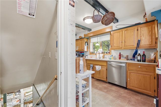 303 Cordelia Street SW, North Canton, OH 44720