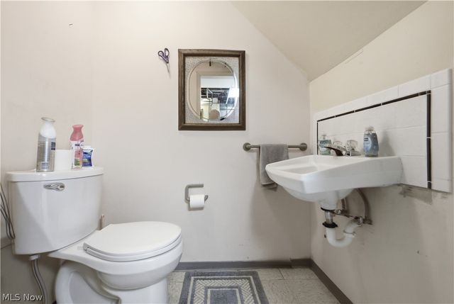 303 Cordelia Street SW, North Canton, OH 44720