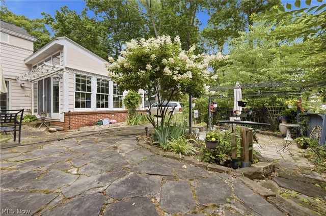 303 Cordelia Street SW, North Canton, OH 44720