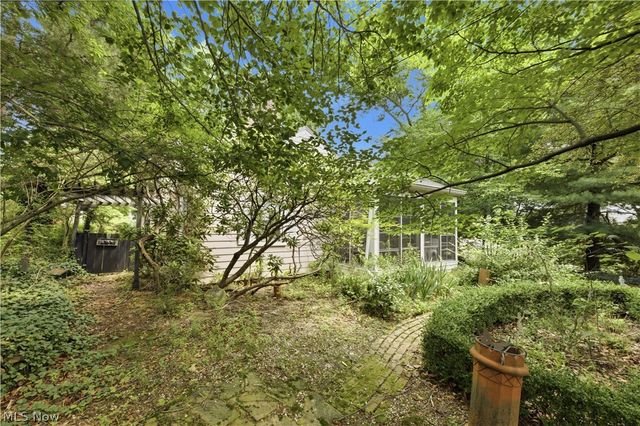 303 Cordelia Street SW, North Canton, OH 44720