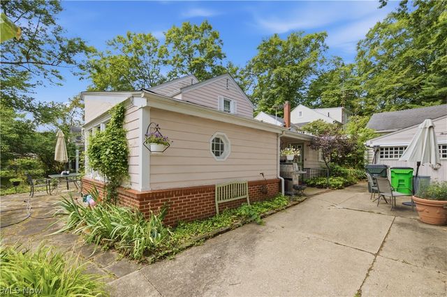 303 Cordelia Street SW, North Canton, OH 44720