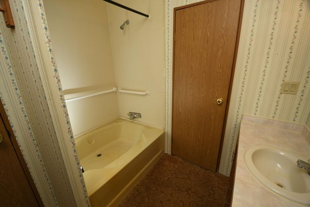 39024 47th Avenue, Paw Paw Twp, MI 49079