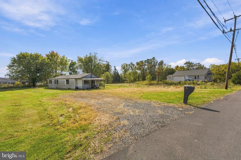28 ALMONT RD, SELLERSVILLE, PA 18960 — exterior