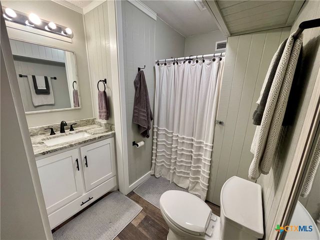 57 Joy Street, Port O'connor, TX 77982