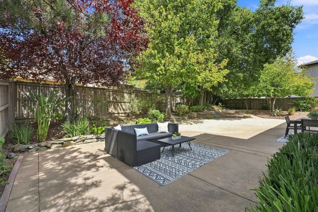 2015 Giles Way, El Dorado Hills, CA 95762