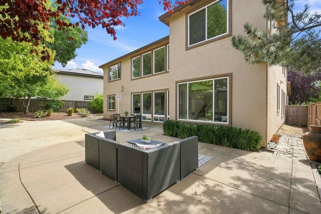2015 Giles Way, El Dorado Hills, CA 95762