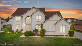 2447 Lorenzo Drive, Sterling Heights, MI 48314