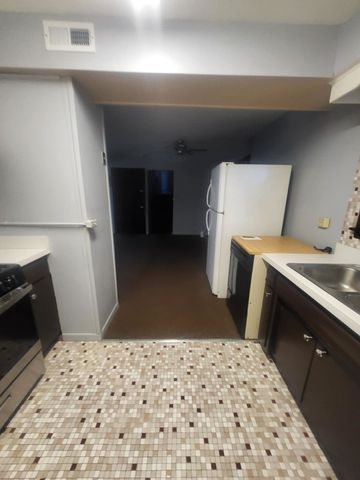 8435 S 81st Avenue 1, Justice, IL 60458