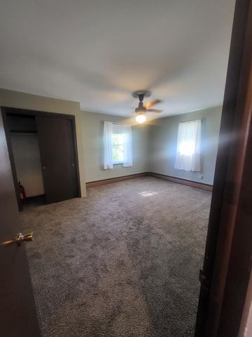 8435 S 81st Avenue 1, Justice, IL 60458