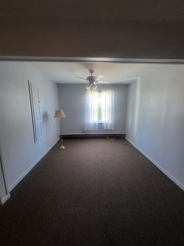 8435 S 81st Avenue 1, Justice, IL 60458