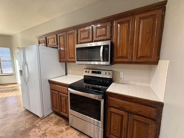 18509 Chestnut Oak Drive, Edmond, OK 73012