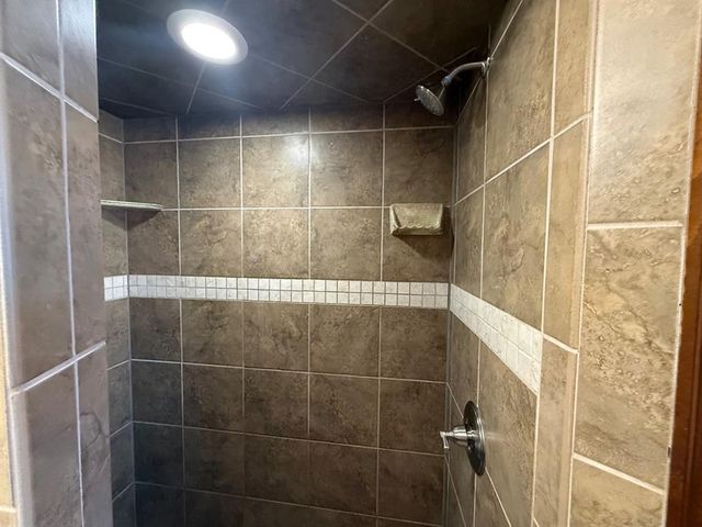 18509 Chestnut Oak Drive, Edmond, OK 73012