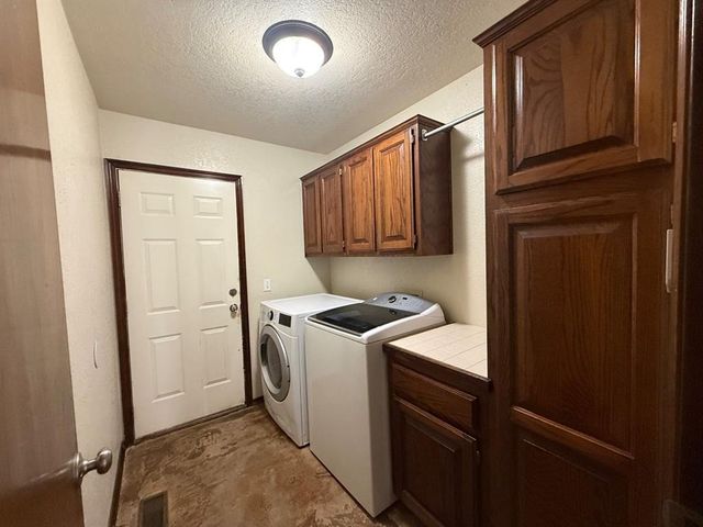 18509 Chestnut Oak Drive, Edmond, OK 73012