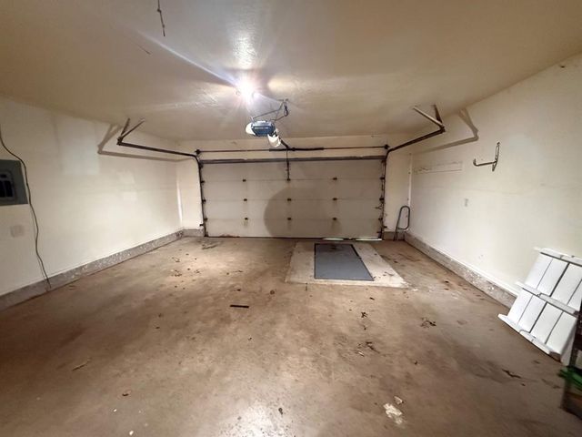 18509 Chestnut Oak Drive, Edmond, OK 73012