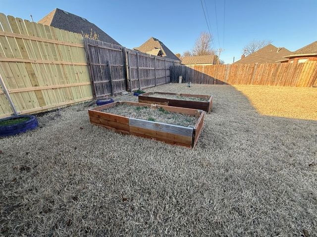 18509 Chestnut Oak Drive, Edmond, OK 73012