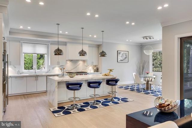 9604 PEMBROKE PL, Vienna, VA 22182