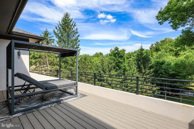 9604 PEMBROKE PL, Vienna, VA 22182