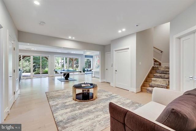 9604 PEMBROKE PL, Vienna, VA 22182