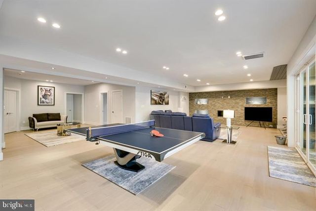 9604 PEMBROKE PL, Vienna, VA 22182