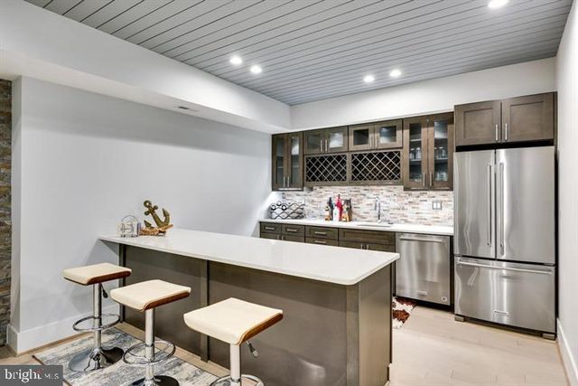 9604 PEMBROKE PL, Vienna, VA 22182