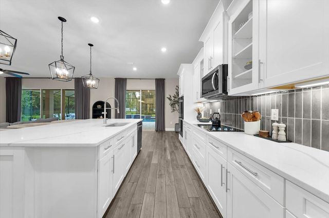 1118 LAKE HANNA DRIVE, Lutz, FL 33549